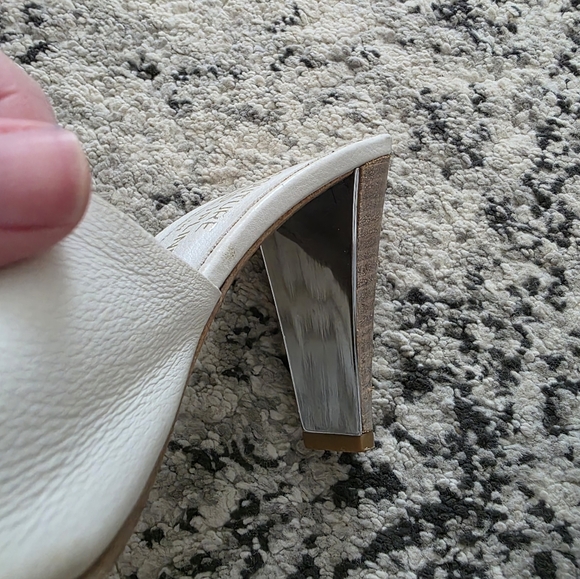 Donald Pliner Couture White Silver Leather Heel Sandal Open Toe 7 Rare Italy - Picture 8 of 8